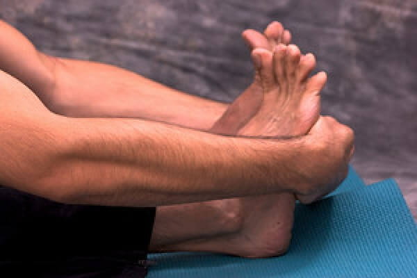 How to Stretch the Feet